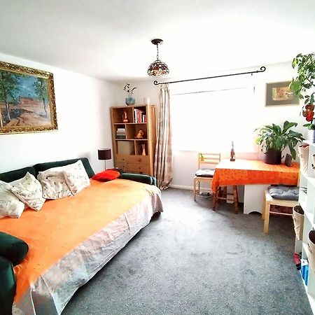 Home Away Home Near Heathrow Airport Cowley  Exteriör bild