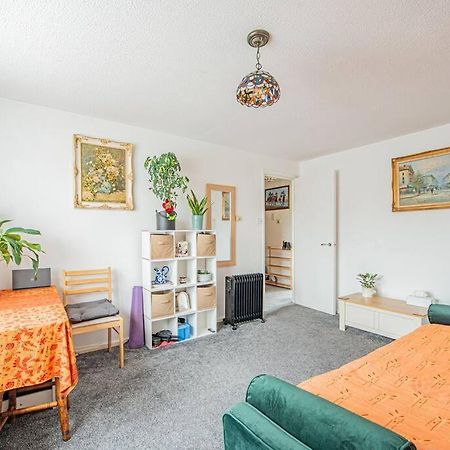 Home Away Home Near Heathrow Airport Cowley  Exteriör bild