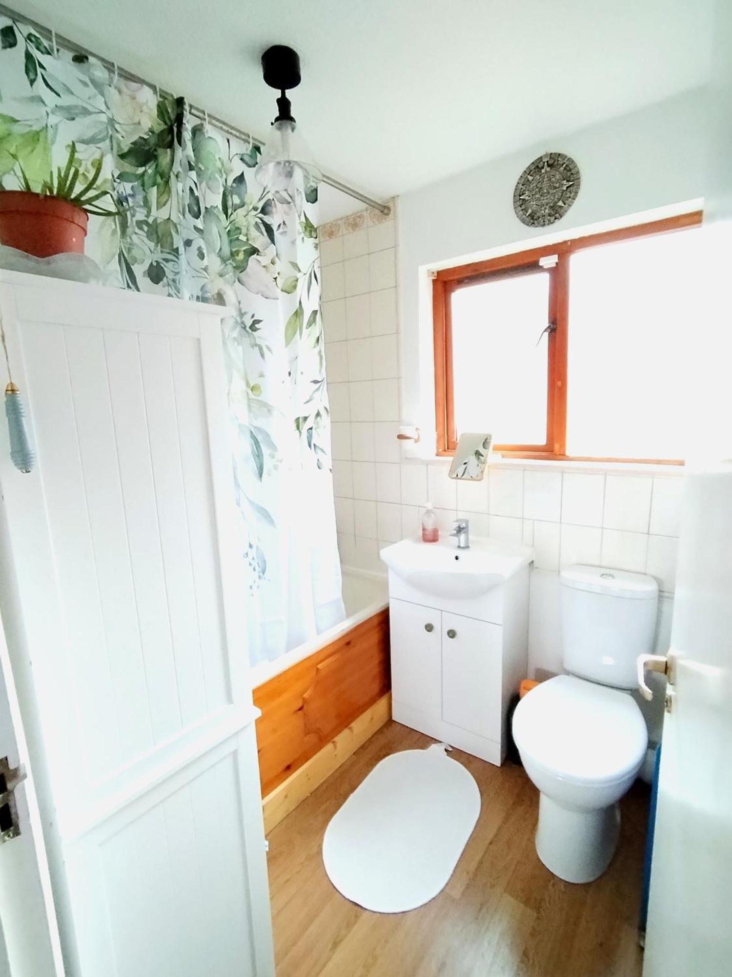 Home Away Home Near Heathrow Airport Cowley  Exteriör bild